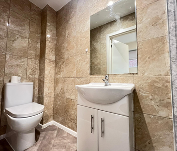 Earlham Road, Norwich - Photo 3