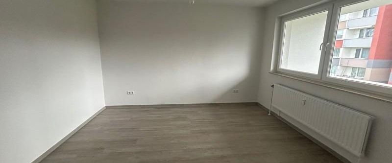 Helle ,bezugsfertige 2-Zimmer-Wohnung mit großem Badezimmer - Foto 1