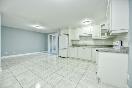 For Lease - 846 Ossignton Avenue Unit# Basement, Toronto, Ontario - Photo 5