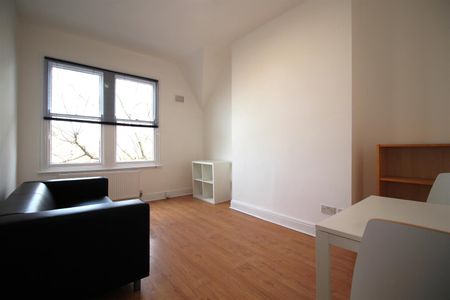 3 Evington Road, Leicester, Leicestershire, LE2 1QG - Photo 2