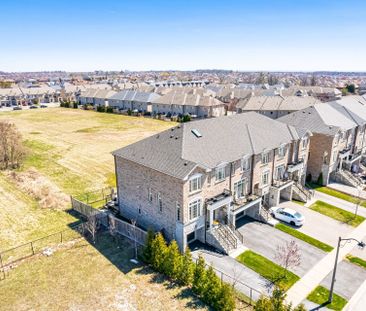 For Lease - 2439 Baronwood Drive, Oakville, Ontario - Photo 2