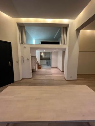 Spacieux Loft avec mezzanine et bureau à 1000 Bruxelles  Loyer: 1 100 € - Photo 1
