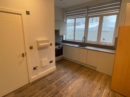 Studio to rent - Photo 3