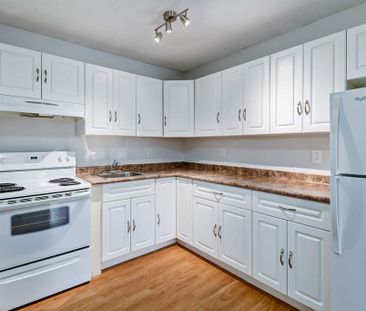 2 Bedroom - Photo 2