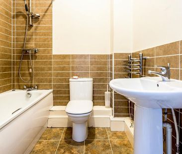 2 bedroom flat to rent - Photo 6