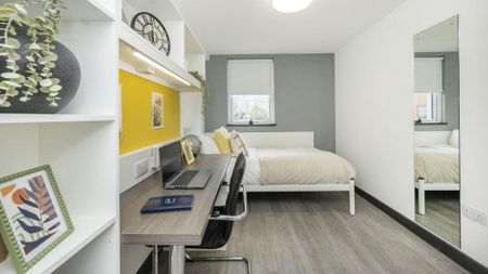 1 bedroom in a flat share to rent - Photo 4