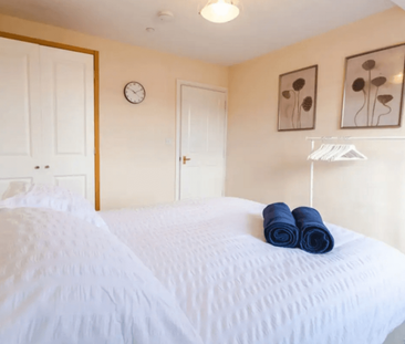 2 bedroom flat to rent - Photo 1 | Rentumo