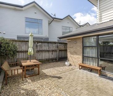 Discover modern comfort and convenience in this well-appointed two-... - Photo 2