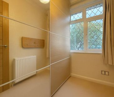 4 bedroom semi-detached house to rent - Photo 6