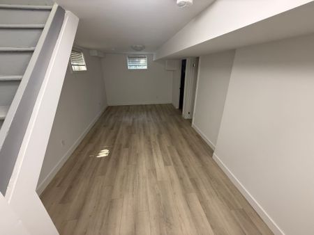 For Lease - 17 Hewitt Place, Barrie, Ontario - Photo 3