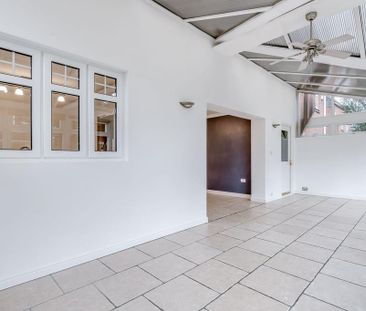 4 bedroom detached house to rent - Photo 1