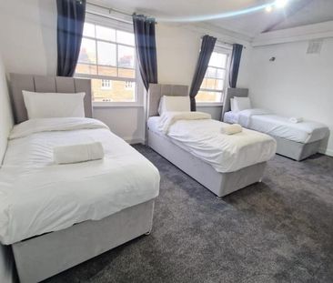 10 Bed Detached House, York Street, W1H - Photo 1
