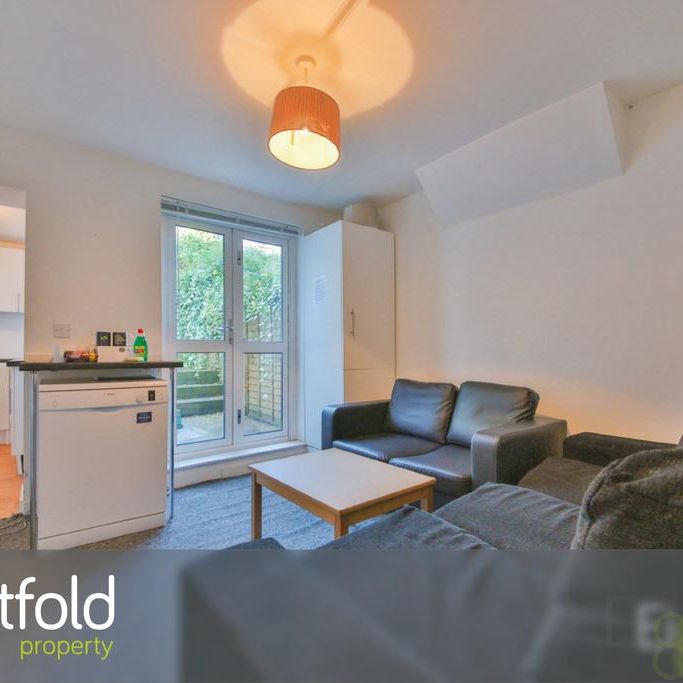 6 bedroom terraced house to rent - Photo 1