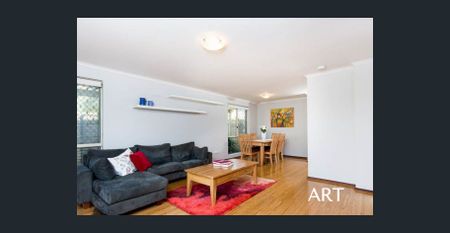 STYLISH TOWNHOUSE IN COMO - Photo 2