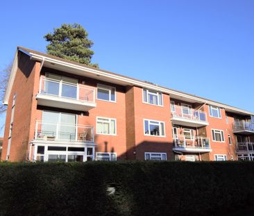 2 bed flat to rent in Marlborough Road, Bournemouth, BH4 - Photo 3