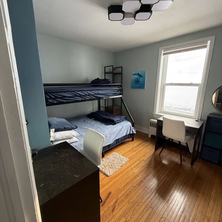 51 Queen East Street S #6 - Photo 1