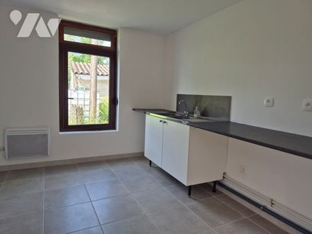 Agréable maison rénovée avec jardin privatif non attenant à proximité du centre - Photo 2