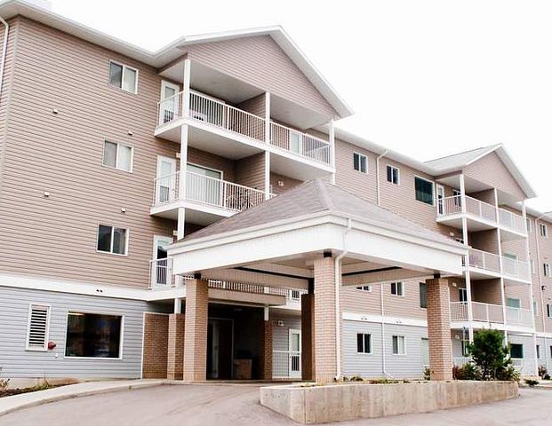 Lakewood Manor Apartments | 108 Loutit Road, Fort McMurray - Photo 1