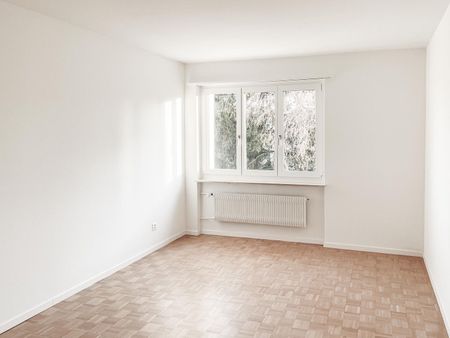 Neusanierte, helle 3-Zimmer-Wohnung an bestens erschlossener Lage in Dietlikon - Photo 4