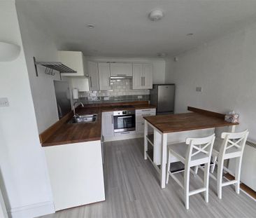 2 bedroom end of terrace house to rent - Photo 4