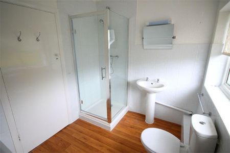 5 bedroom detached house to rent - Photo 2