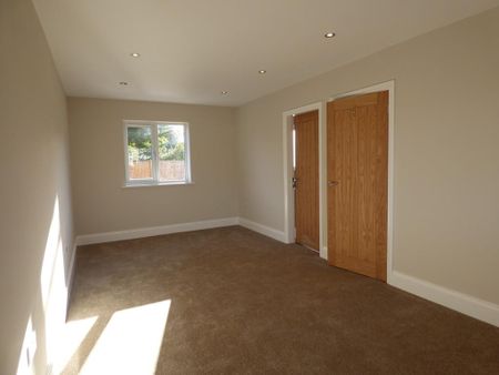 4 bedroom detached house to rent - Photo 5