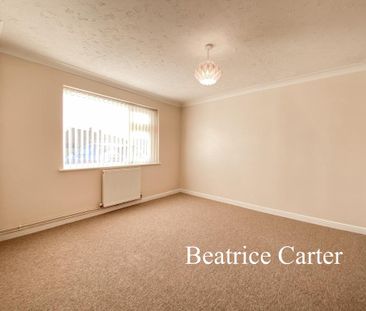 3 bedroom semi-detached bungalow to rent - Photo 4