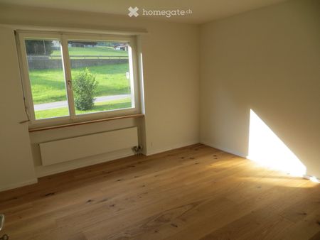 Günstige helle renovierte 4.5-Zimmer-Wohnung im GrünenWohnung in Glarus Süd - Foto 5