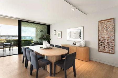 House-Sized Luxury And Exclusivity Overlooking Breath taking Rose Bay Harbour - Photo 4