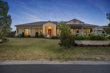 1 Bluegum Circuit, Riddells Creek, VIC 3431 - Photo 4