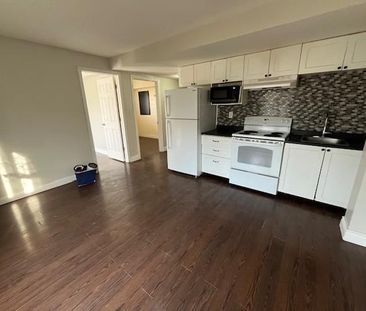 475 Grandtrunk Avenue- Lower unit - 2 bed, 1 bath, ALL INCLUSIVE - Photo 3