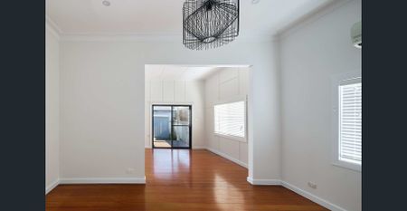 Home in the Heart of Convenience - Photo 3