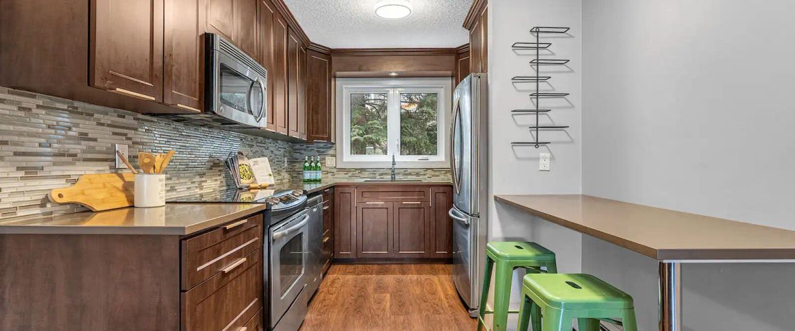 DECEMBER 1st Executive Furnished, 2BR 1.5BA, 7 Min to DT — 2 Bedrooms Townhouse - Photo 1