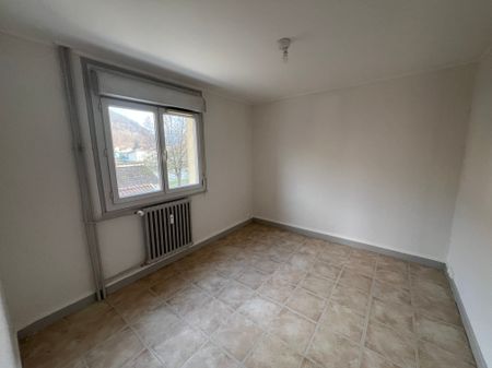 Location - Appartement T4 - 67 m² - Pont-de-Roide-Vermondans - Photo 2