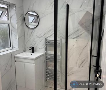 1 bedroom in a house share to rent - Photo 6