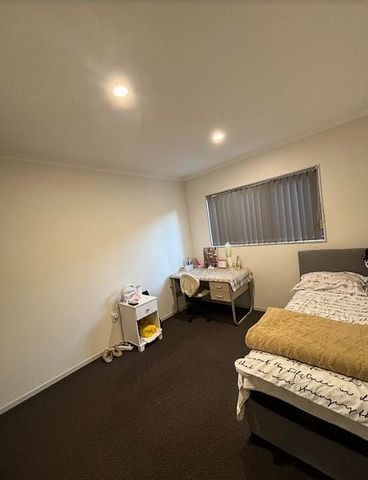 Cosy 3 bedroom in a great location - Photo 2
