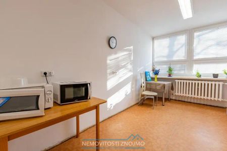 Pronájem lůžka na ubytovně Hrušovany n. Jev. po rekonstrukci bez kauce, WiFi, parkování,recepce 24/7 - Fotografie 5