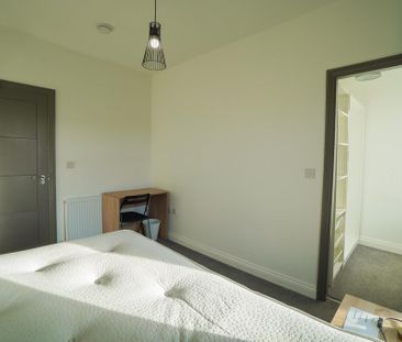 1 bedroom in a house share to rent - Photo 4