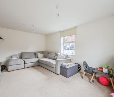 Ashton Close - Photo 1