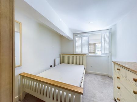 3 bedroom apartment to rent - Photo 4