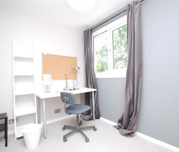 4 bedroom terraced house to rent - Photo 2