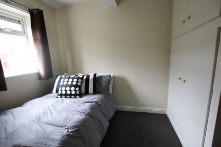4 bedroom house share to rent - Photo 4