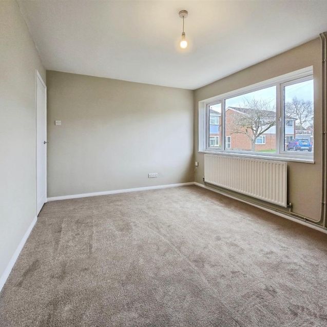 3 Bedroom House to Rent in Benedict Close, Rushden, Northants, NN10 - Photo 1