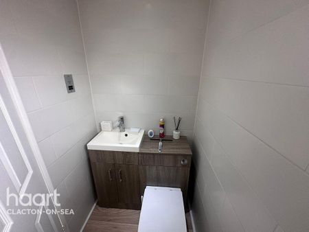 3 bedroom semi-detached house to rent - Photo 2