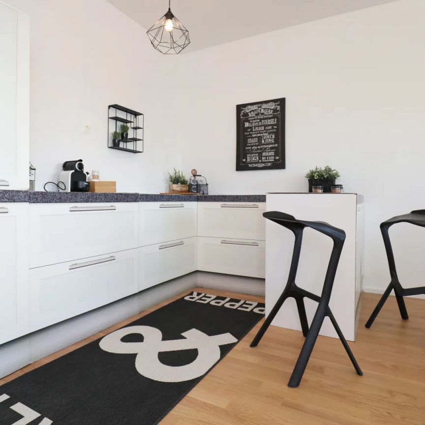 MIETKAUF: DG-Wohnung mit großzügiger Terrasse - Photo 1