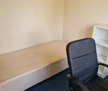 Room in a Shared House, Dolphin Court, CV4 - Photo 3