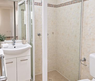 Spacious Split-Level 3 Bedroom Unit with Ensuite & Tandem Parking in Central Lidcombe - Photo 6