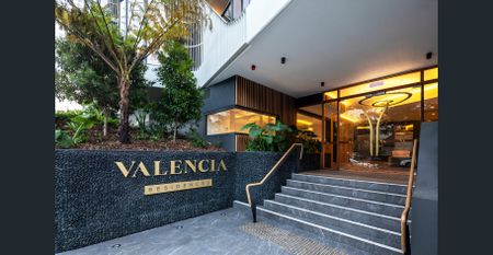 Valencia Residences - Photo 3