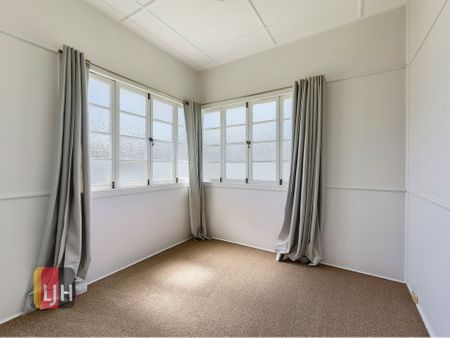 RENOVATED 3 BEDROOM COTTAGE IN FANTASTIC KEDRON LOCATION - Photo 4