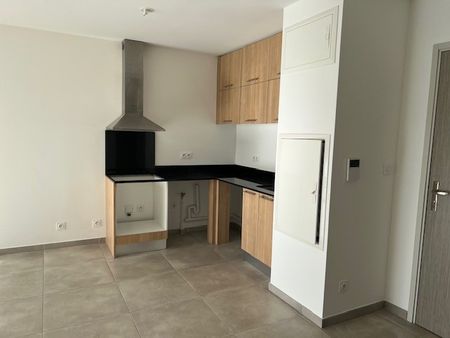 Location Appartement 2 pièces 40m² BRIGNOLES 83170 - Photo 3